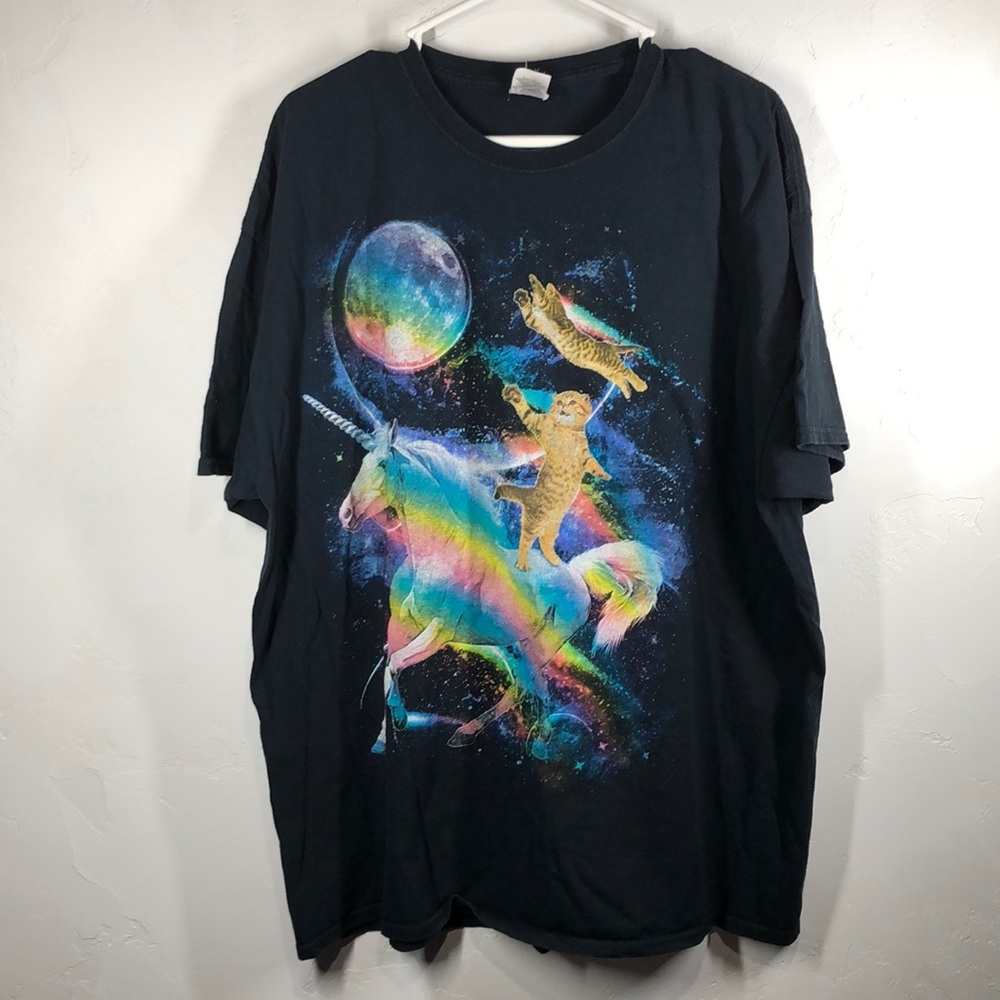 Fruit of Loom black unicorn and cat tee size 2XL